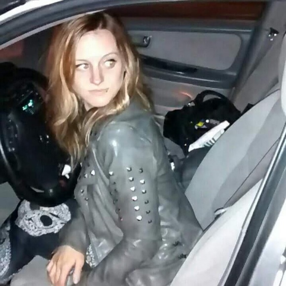 Meet your Posher, Serena - Picture 1 of 1